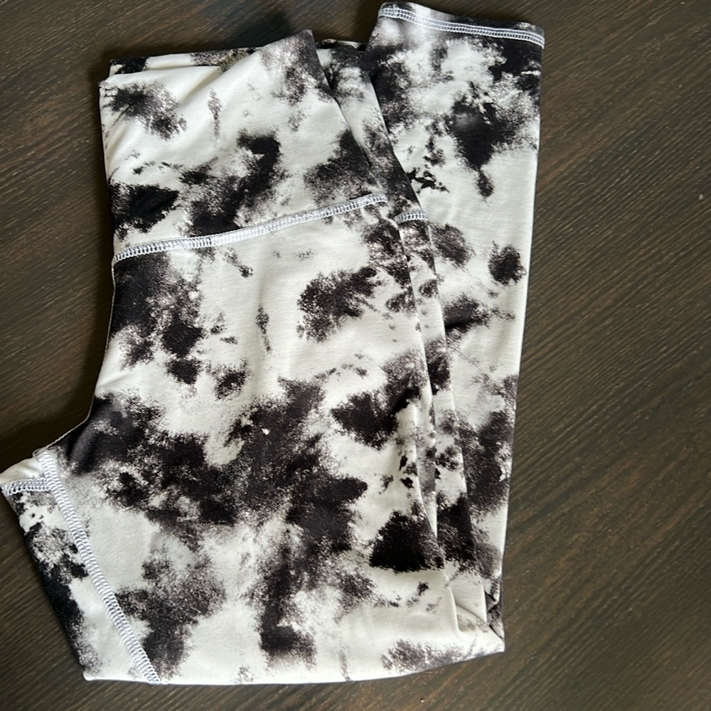 Mia Leggings- Black and White Marble- Size M